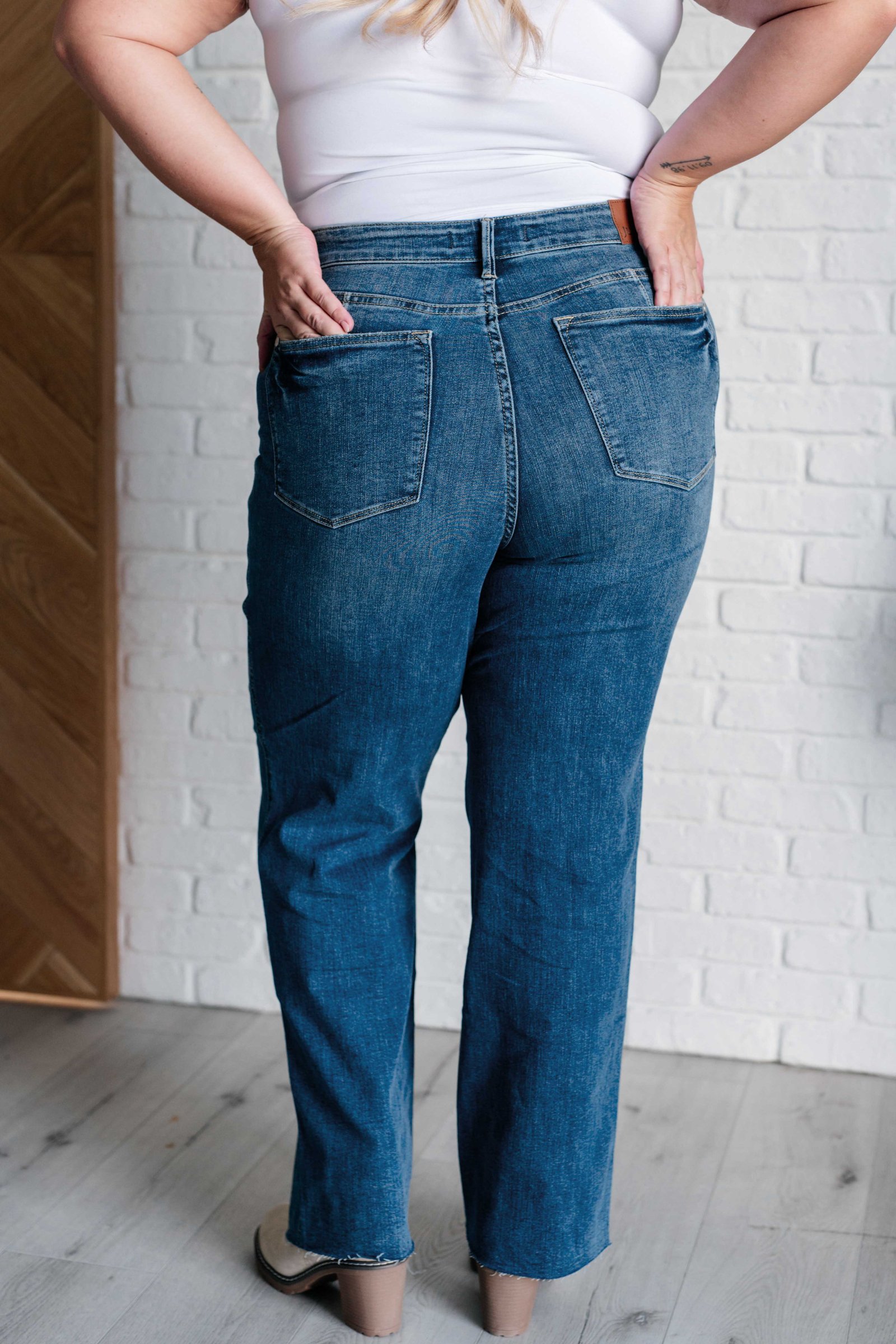 AnitaMidRiseControlTopVintageStraight9_d869f42f-358b-49fc-817d-af87c0d79ca9